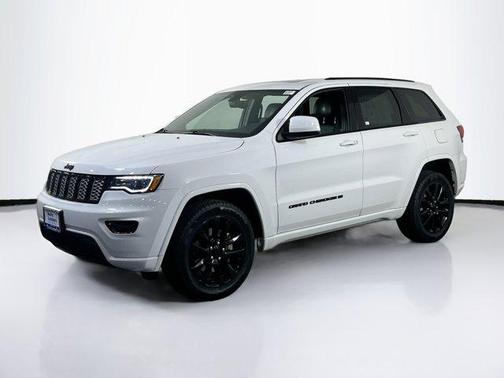 2022 Jeep Grand Cherokee Laredo