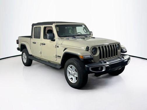 2022 Jeep Gladiator Sport S