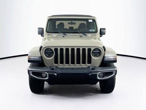 2022 Jeep Gladiator Sport S