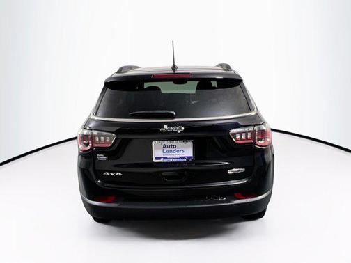 Diamond Black Crystal Pearlcoat 2023 Jeep Compass Latitude Lux