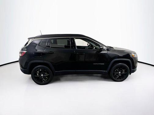 Diamond Black Crystal Pearlcoat 2023 Jeep Compass Latitude Lux