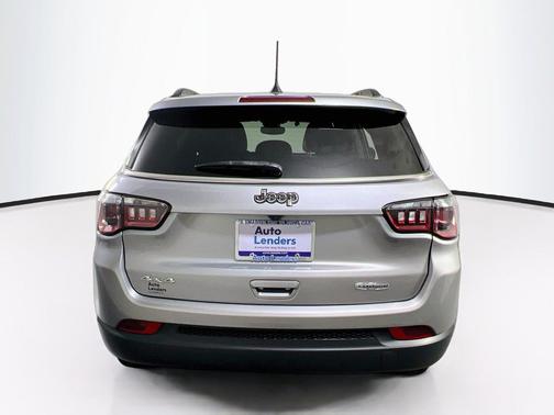 Billet Silver Metallic Clearcoat 2023 Jeep Compass Latitude