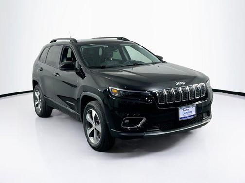 Diamond Black Crystal Pearlcoat 2022 Jeep Cherokee Limited