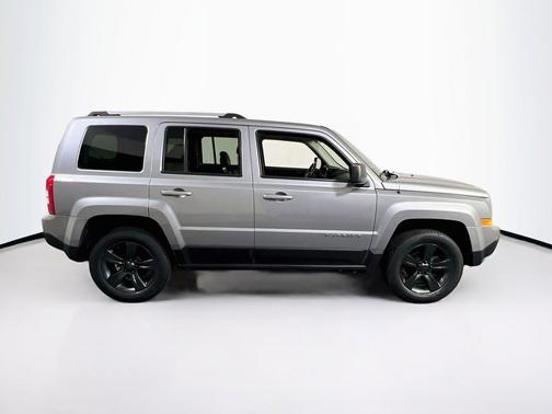 Billet Silver Metallic Clearcoat 2017 Jeep Patriot High Altitude