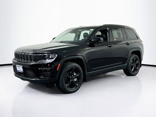 Diamond Black Crystal Pearlcoat 2023 Jeep Grand Cherokee Limited