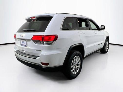 Bright White Clearcoat 2022 Jeep Grand Cherokee Laredo