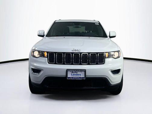 Bright White Clearcoat 2022 Jeep Grand Cherokee Laredo
