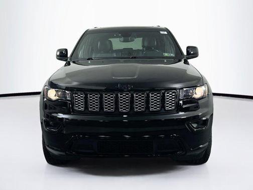 2022 Jeep Grand Cherokee Laredo