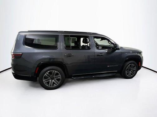 Baltic Gray Metallic Clearcoat 2022 Jeep Wagoneer Series III 4x4