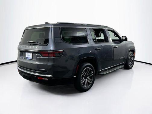 Baltic Gray Metallic Clearcoat 2022 Jeep Wagoneer Series III 4x4