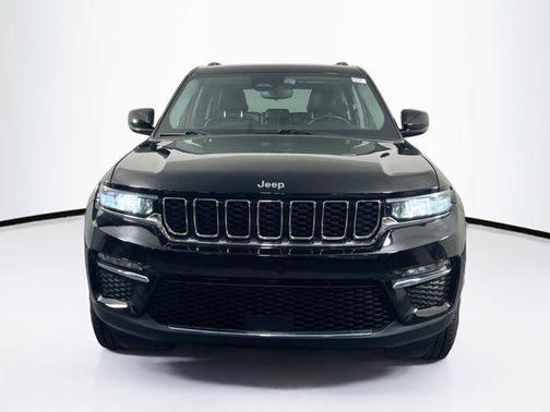 Diamond Black Crystal Pearlcoat 2022 Jeep Grand Cherokee Limited