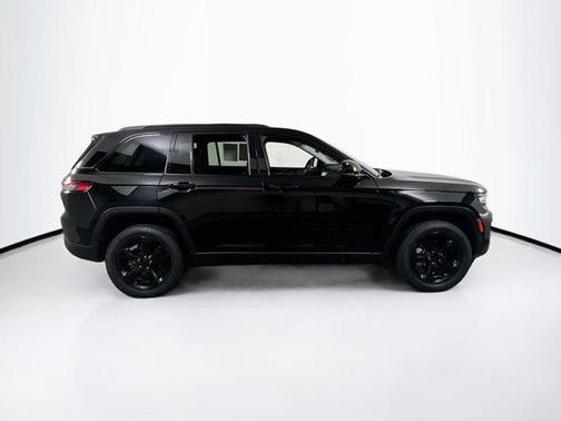 2023 Jeep Grand Cherokee Limited X