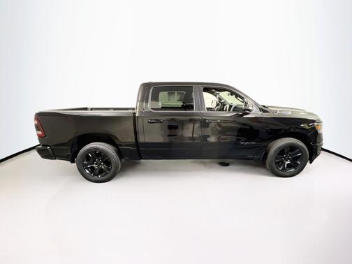 Diamond Black Crystal Pearlcoat 2023 RAM 1500 Big Horn/Lone Star