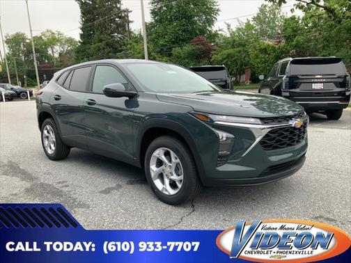 2025 Chevrolet Trax LS