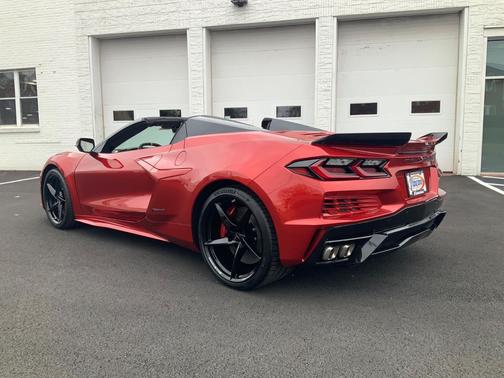 2026 Chevrolet Corvette E-Ray Convertible, 2LZ, RWD