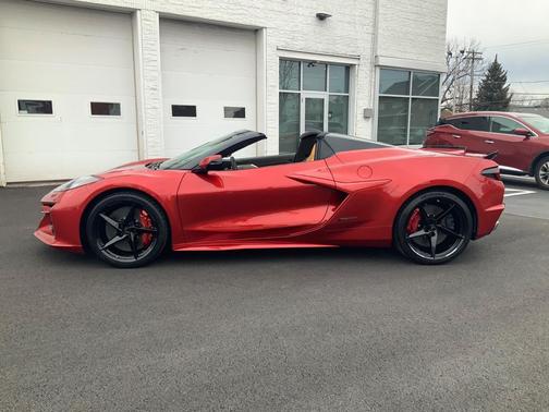 2026 Chevrolet Corvette E-Ray Convertible, 2LZ, RWD