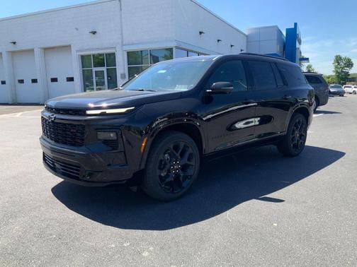 Mosaic Black Metallic 2026 Chevrolet Traverse RS