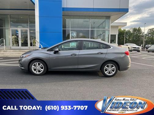 Satin Steel Metallic 2018 Chevrolet Cruze LT