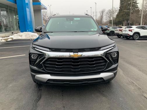 Mosaic Black Metallic 2026 Chevrolet Trailblazer LT