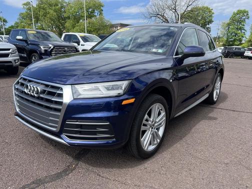 Navarra Blue Metallic 2018 Audi Q5 2.0T Premium Plus