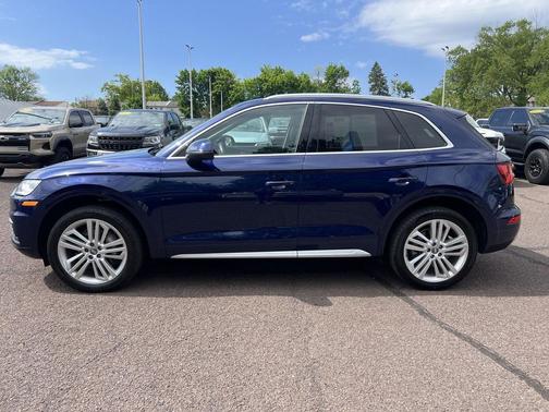 Navarra Blue Metallic 2018 Audi Q5 2.0T Premium Plus