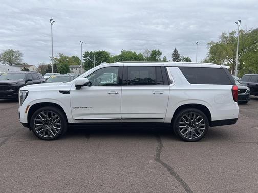 White Frost Tricoat 2025 GMC Yukon XL Denali Ultimate