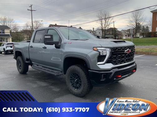 Sterling Gray Metallic 2026 Chevrolet Silverado 2500 Crew Cab, Standard Bed, XR2, 4WD