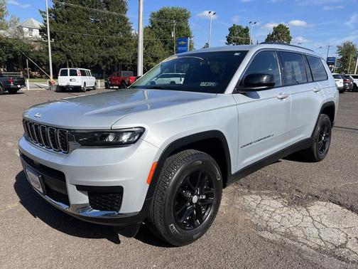2022 Jeep Grand Cherokee L Laredo