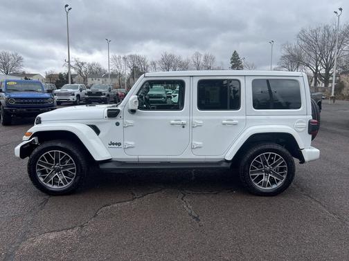Bright White Clearcoat 2023 Jeep Wrangler 4xe Sahara High Altitude