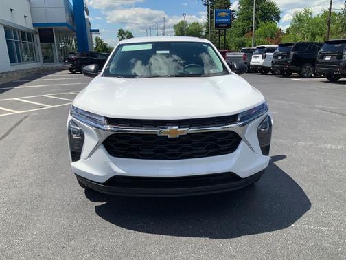 Summit White 2026 Chevrolet Trax LS