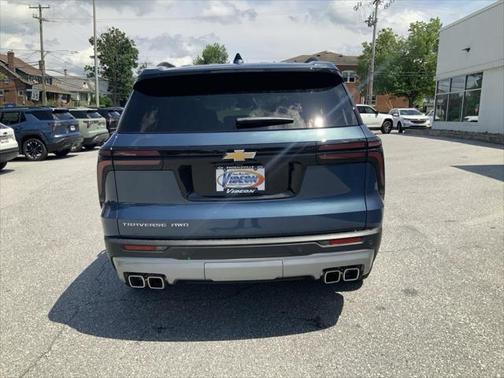 2025 Chevrolet Traverse LT