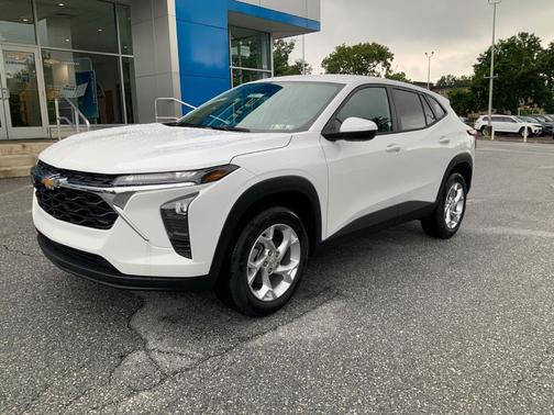 2025 Chevrolet Trax LS