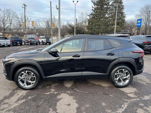 2024 Chevrolet Trax LT