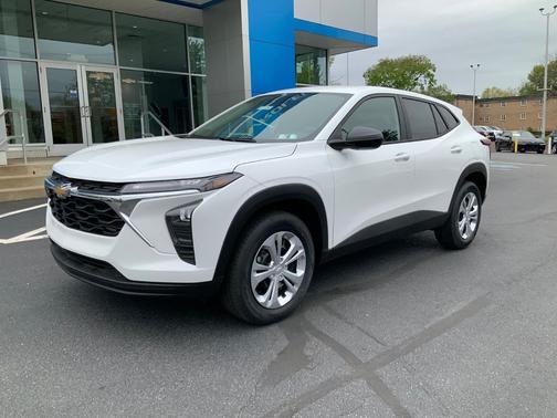Summit White 2026 Chevrolet Trax LS