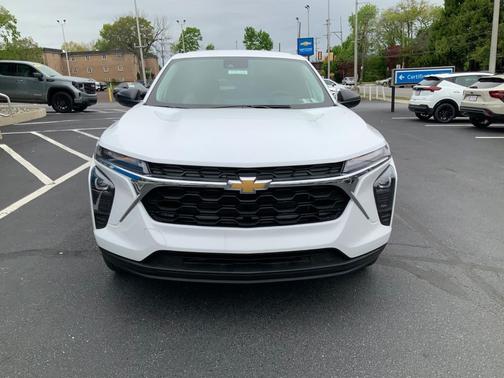 Summit White 2026 Chevrolet Trax LS