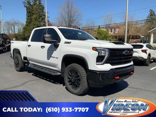 Summit White 2026 Chevrolet Silverado 2500 LT
