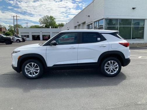 Summit White 2026 Chevrolet Trailblazer LS