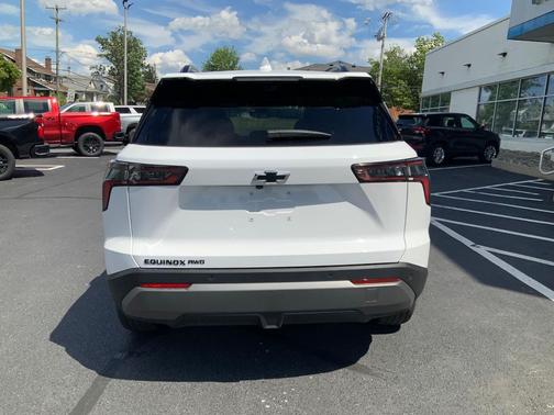 Summit White 2026 Chevrolet Equinox 1LT