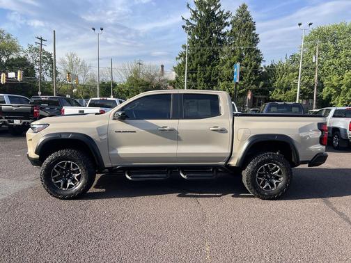 Sand Dune Metallic 2024 Chevrolet Colorado ZR2