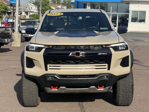 Sand Dune Metallic 2024 Chevrolet Colorado ZR2