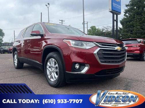 Cajun Red Tintcoat 2018 Chevrolet Traverse LT Cloth