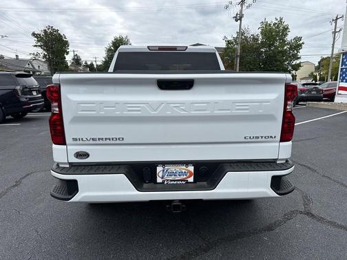 Summit White 2026 Chevrolet Silverado 1500 Custom