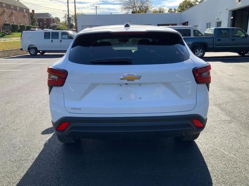 2026 Chevrolet Trax LS