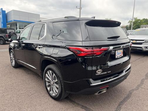 Mosaic Black Metallic 2023 Chevrolet Traverse Premier