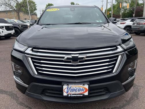 Mosaic Black Metallic 2023 Chevrolet Traverse Premier