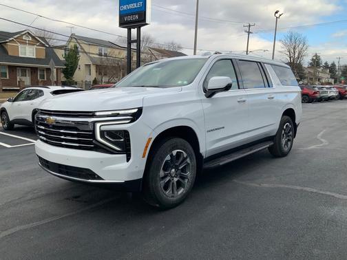 2026 Chevrolet Suburban LT