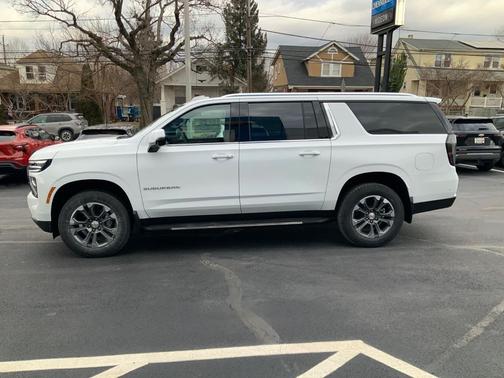 2026 Chevrolet Suburban LT