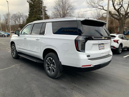 2026 Chevrolet Suburban LT