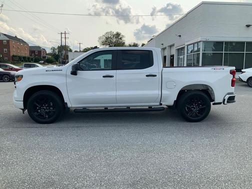 2025 Chevrolet Silverado 1500 Custom