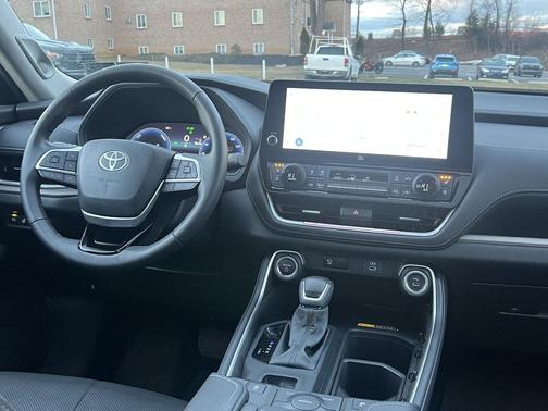 2025 Toyota Grand Highlander Hybrid Nightshade Edition